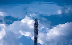 老公回家就吃我的奶奶怎么办呢